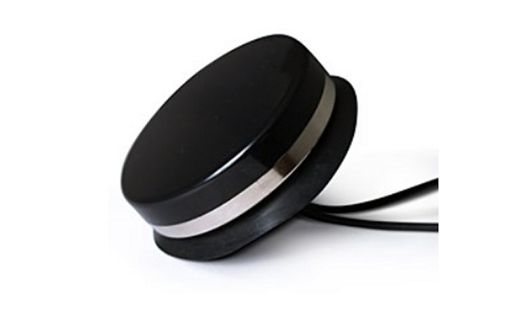 AU-3C GPS+GSM Leistungsstarke GPS + GSM Kombiantenne mit modernen, geräuscharmen Verstärker. Geringe Ausmaße und wasserdicht.   Schraubmontage. Für dauerhaften Outdoor-Einsatz gut geeignet.