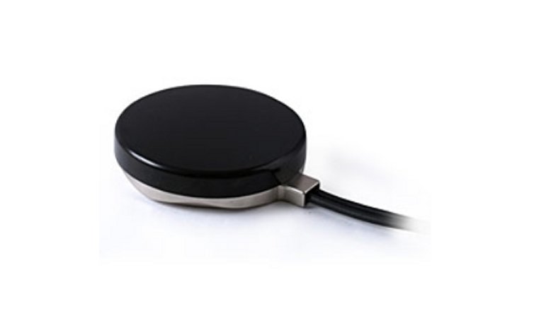 AU-3S GPS + GSM Kombiantenne mit modernen, geräuscharmen Verstärker. Geringe Ausmaße und wasserdicht.   Magnetmontage. Für dauerhaften Outdoor-Einsatz gut geeignet.